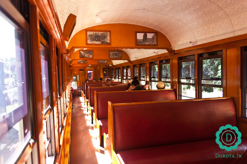 Kuranda Scenic Railway - wnętrze pociągu z dawnych lat