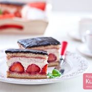 Biszkopt z truskawkami