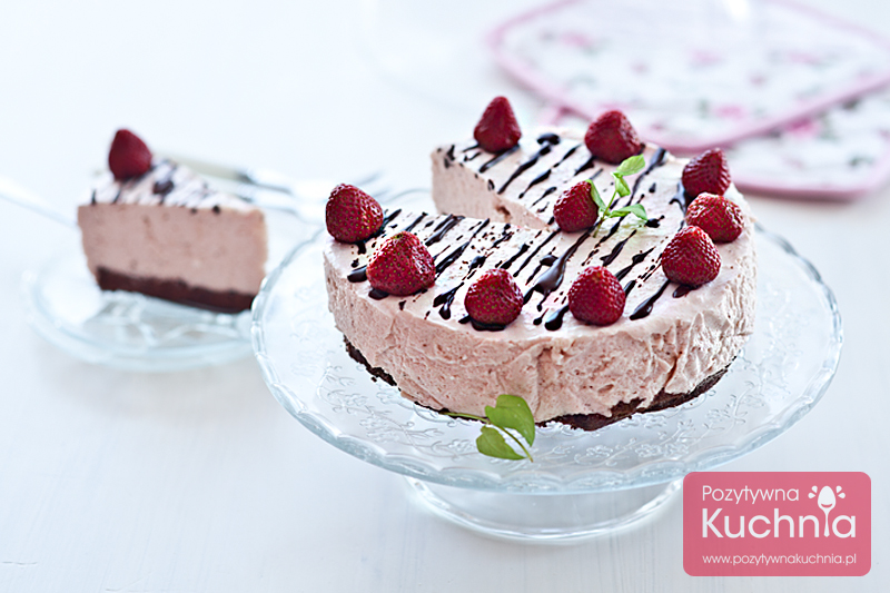 Sernik truskawkowy na zimno