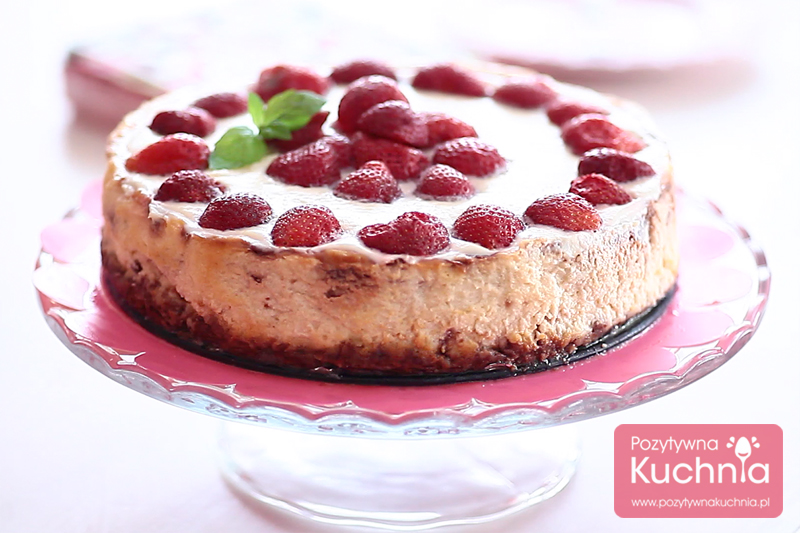 Sernik z truskawkami