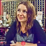 Najedzony pizzą człowiek to szczęśliwy człowiek