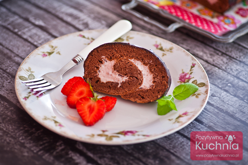 Rolada z truskawkami