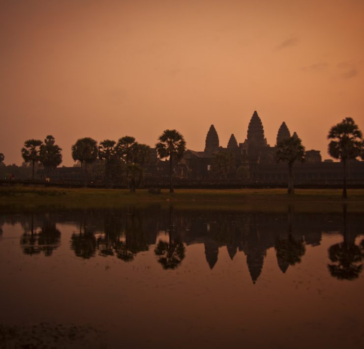 Wschód słońca w Angkor Wat w Kambodży