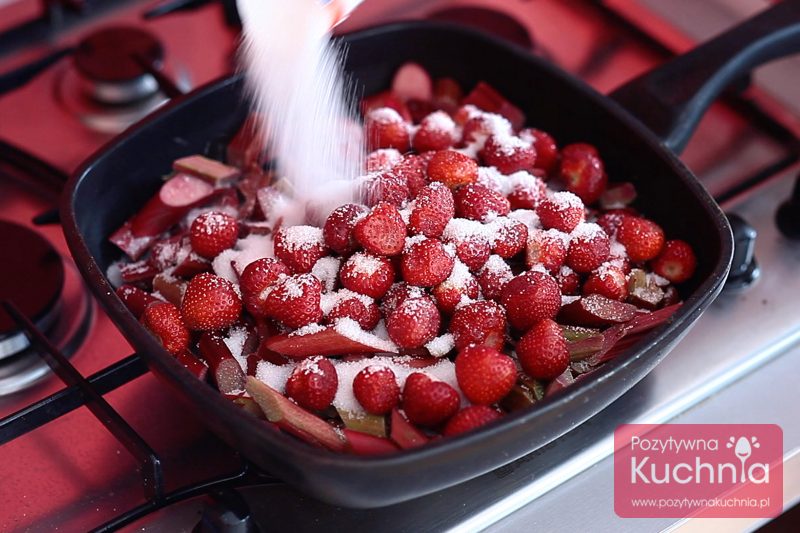 Truskawka z rabarbarem - krok 1