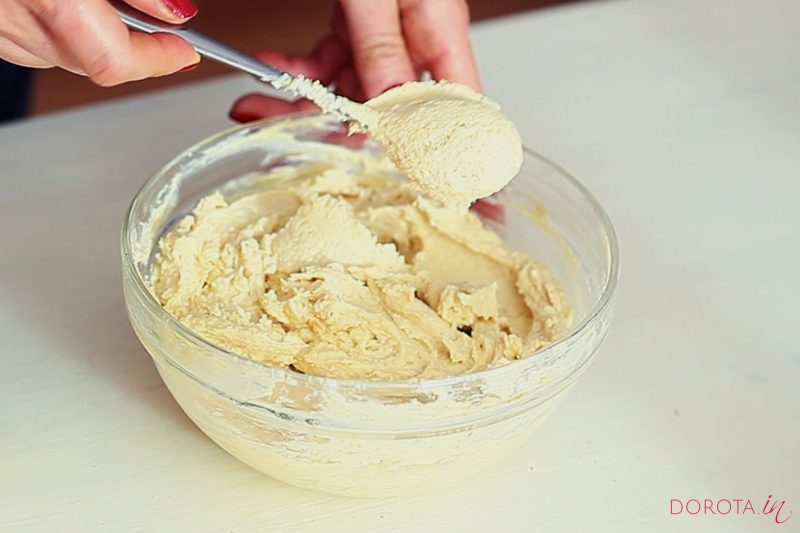 Ciasto snickers - przepis - krok 5