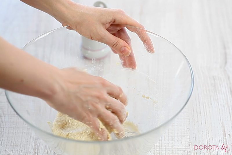 Elastyczne ciasto na pierogi - krok 5