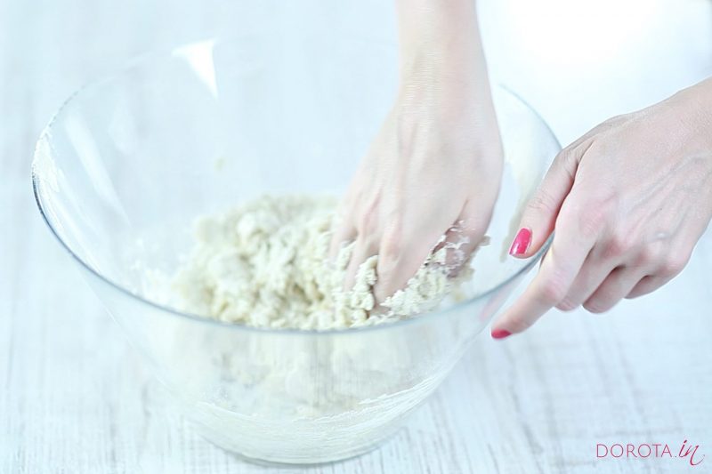 Maślankowe ciasto na pierogi - krok 3