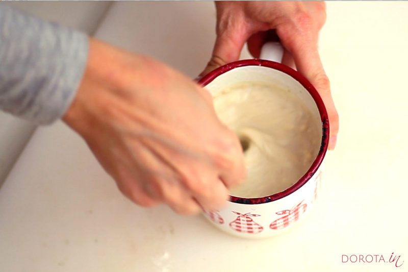 Ciasto półfrancuskie drożdżowe - przepis - krok 1