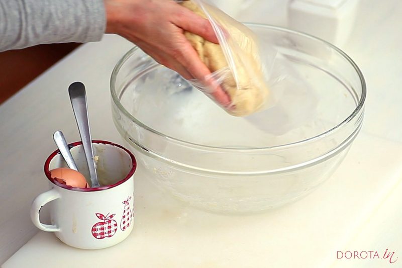 Ciasto półfrancuskie drożdżowe - przepis - krok 5