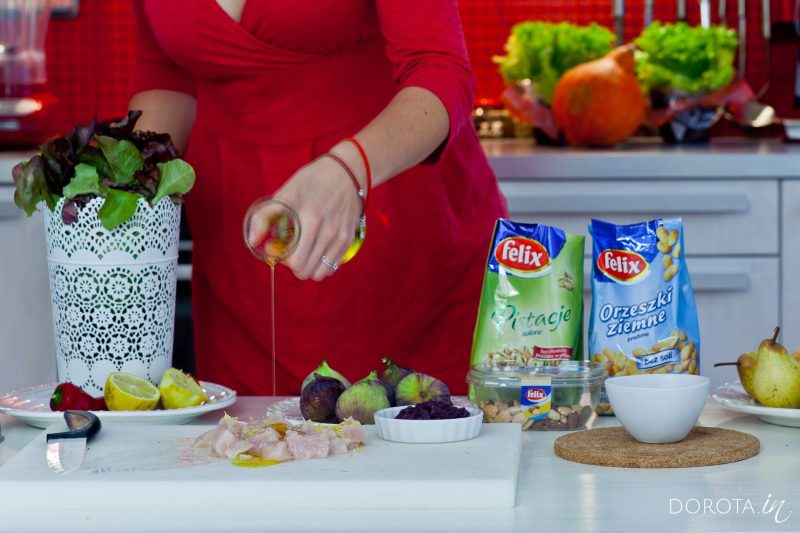 Sałatka z kurczakiem i pistacjami - przepis - krok 3