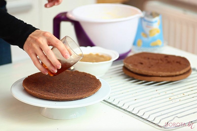 Tort snickers - przepis - krok 3