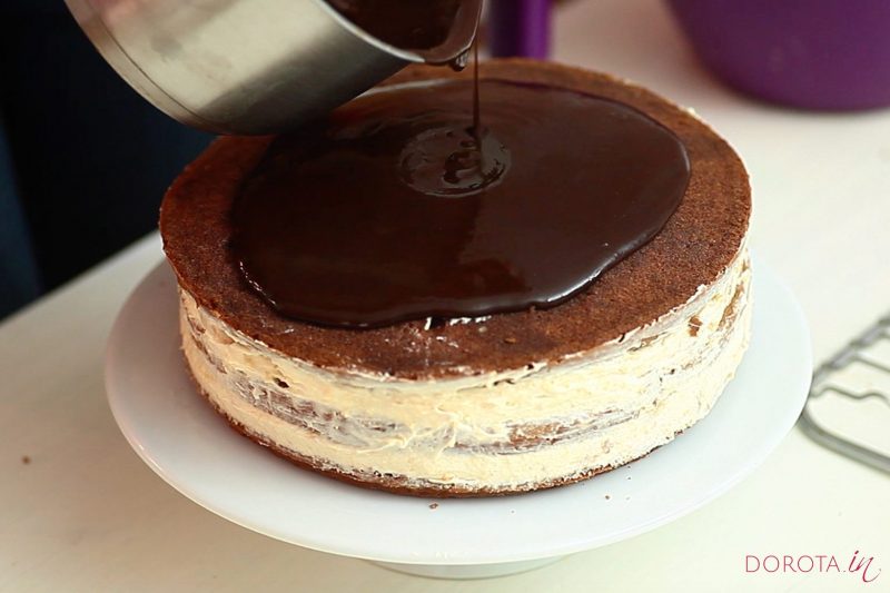 Tort snickers - przepis - krok 4