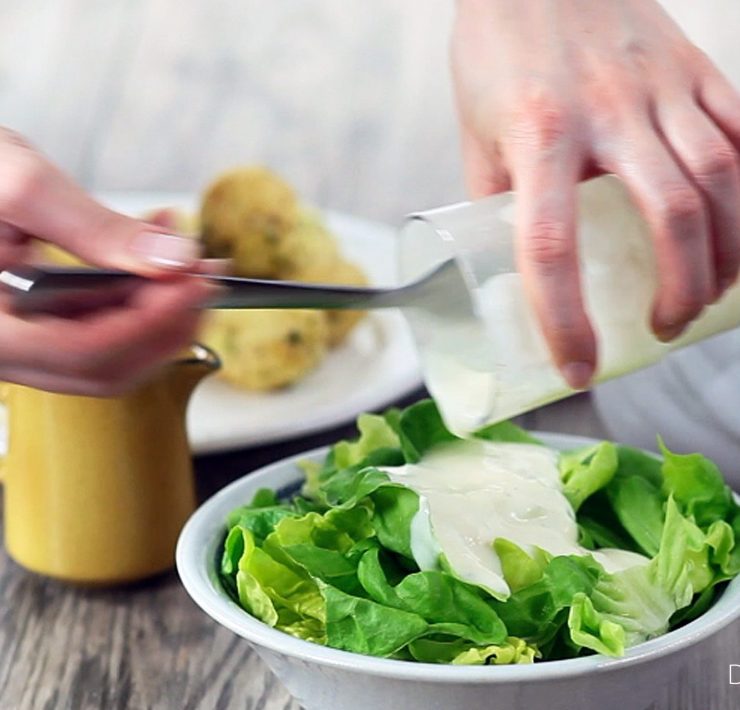 Sałata ze śmietaną