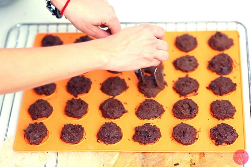 Ciasteczka czekoladowe - przepis - krok 5