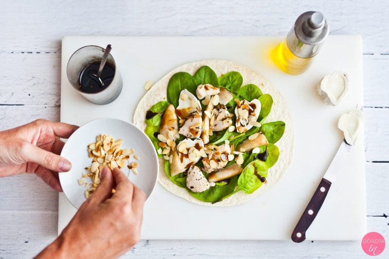 Wrapy z kurczakiem, szpinakiem i serem kozim - przepis - krok 10