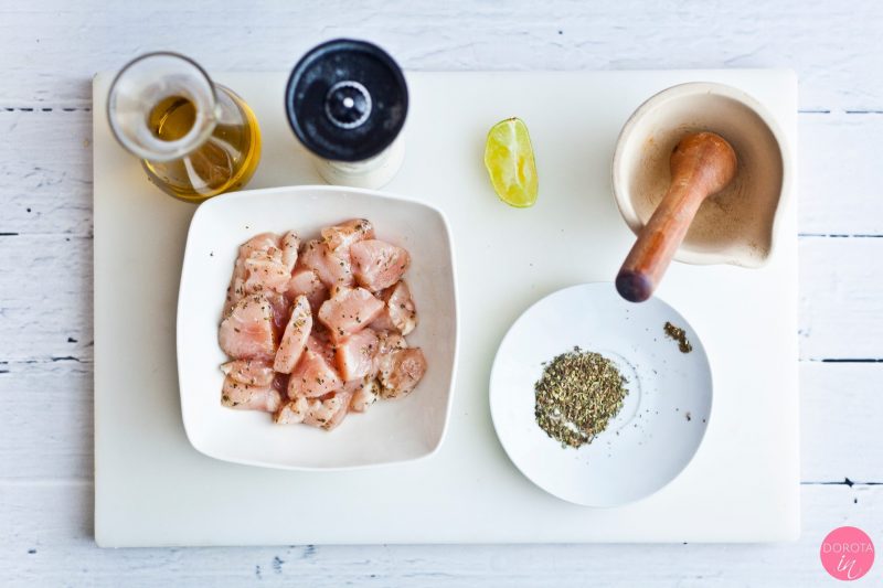 Wrapy z kurczakiem, szpinakiem i serem kozim - przepis - krok 2