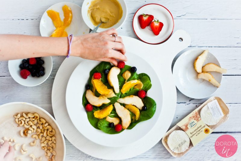 Sałatka ze szpinakiem i kozim serem - przepis - krok 3