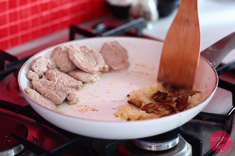 Polędwiczki z sosem grzybowym - przepis - krok 4