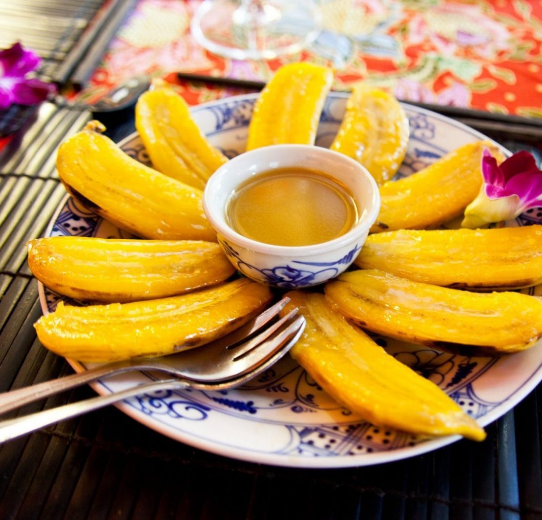 Smażony banan z miodem i mlekiem kokosowym