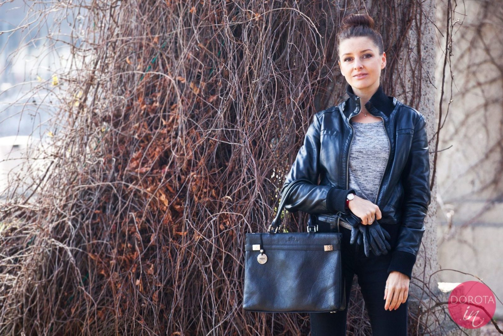 Czarna kurtka bomber - stylizacja