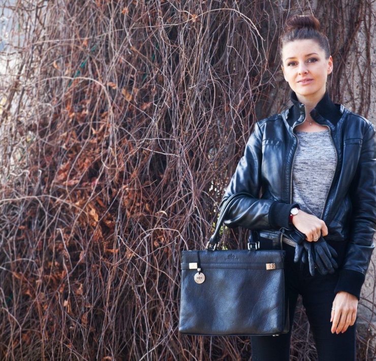 Czarna kurtka bomber - stylizacja