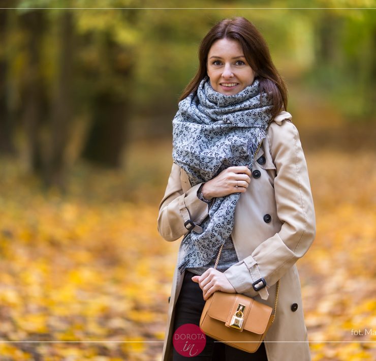 Jesienna stylizacja - beżowy trencz