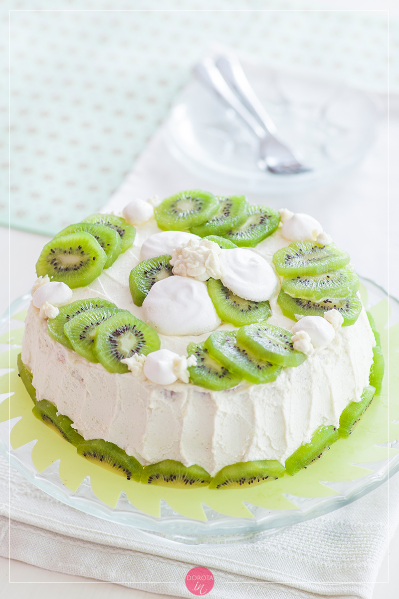 Tort z kiwi