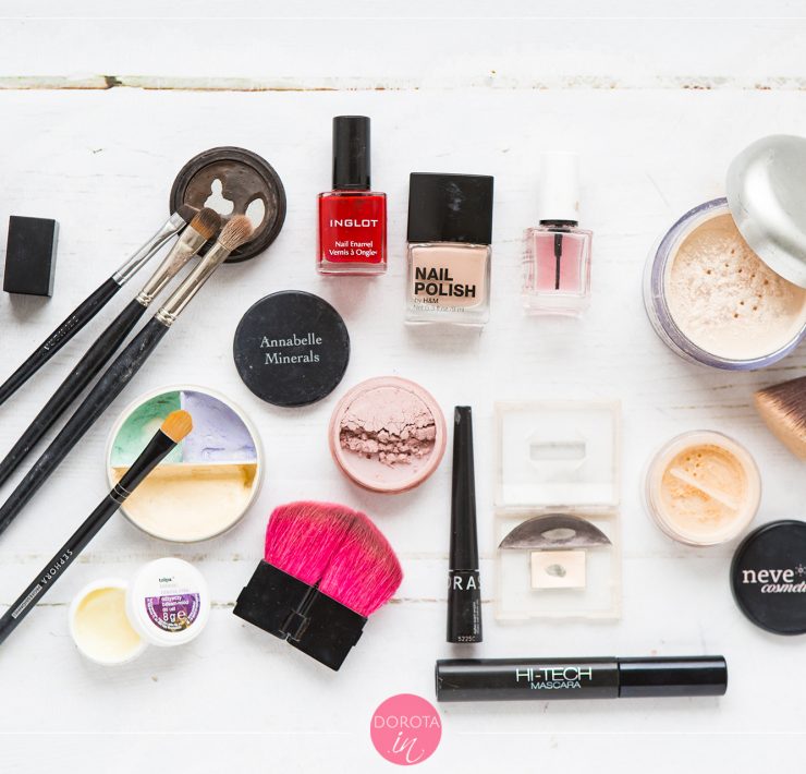 Kosmetyki minimalistki - zestaw do makijażu