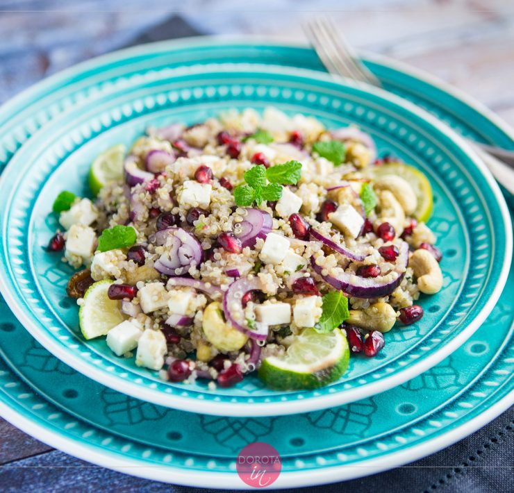 Sałatka z komosy ryżowej z granatem