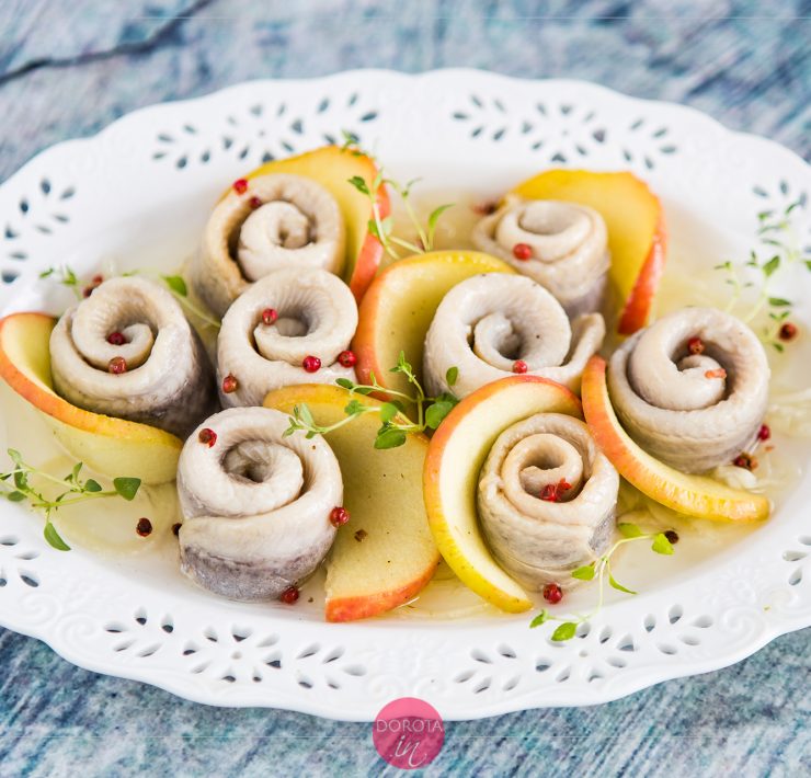 Śledzie z cydrem i gruszką