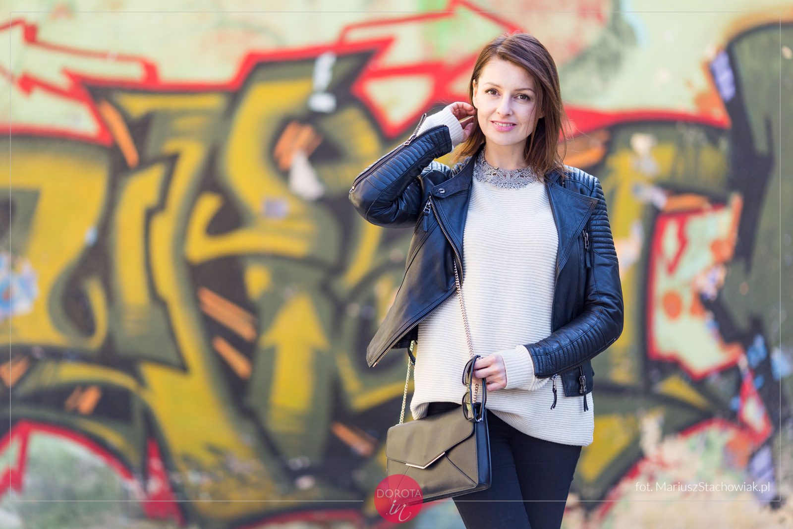 Sweter oversize - stylizacja z ramoneską