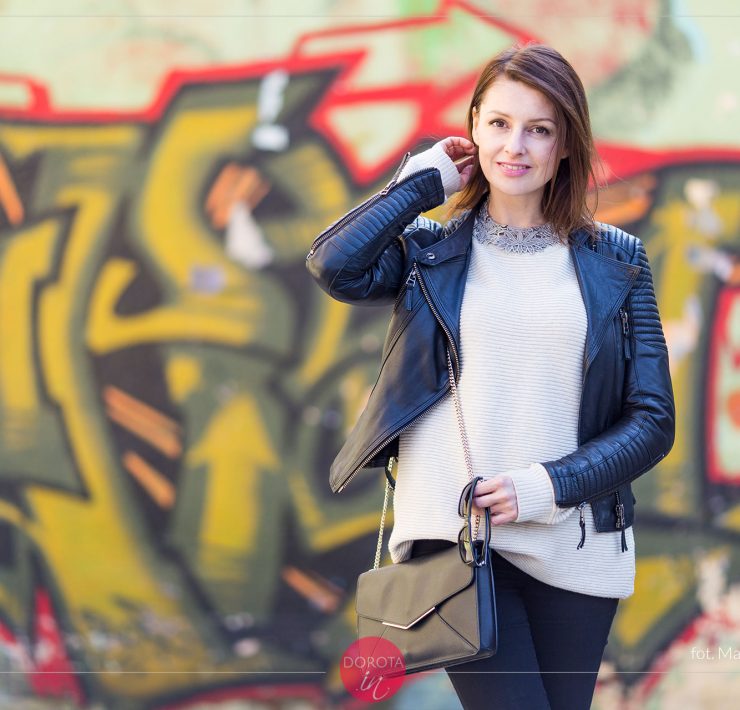 Sweter oversize - stylizacja z ramoneską