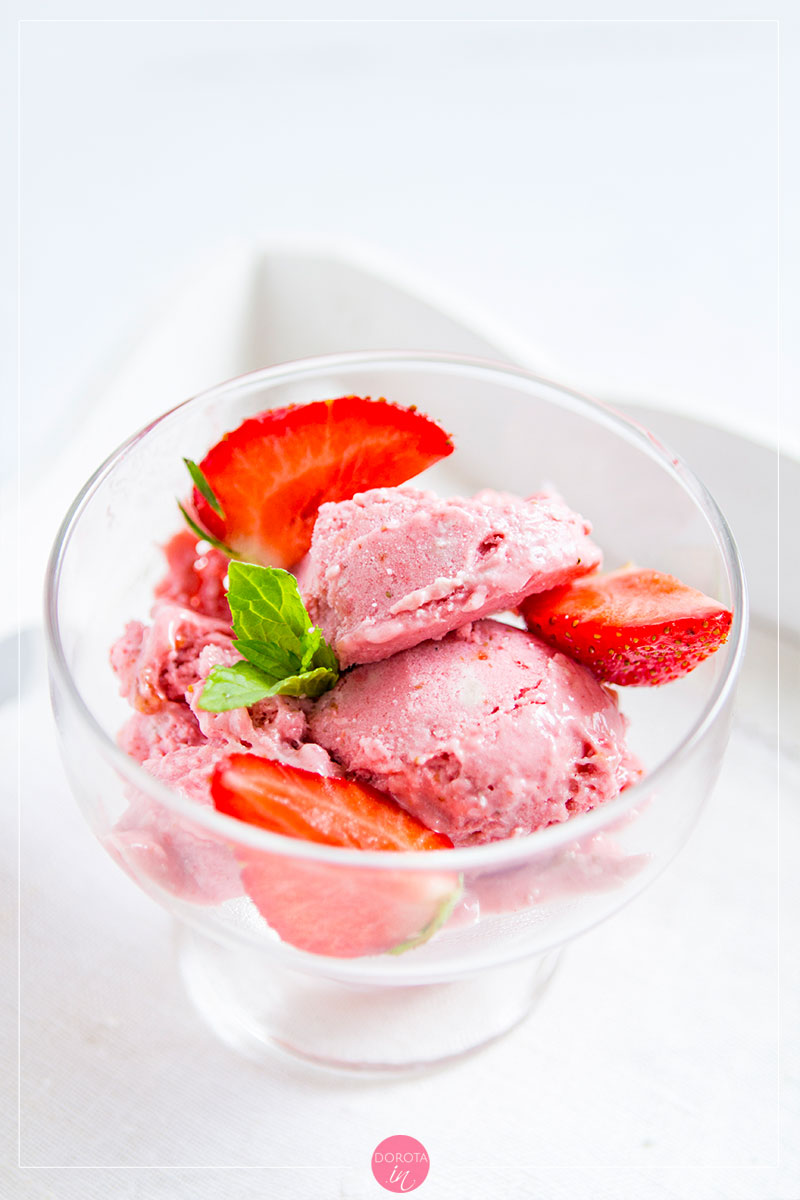 Wegańskie lody truskawkowe bez cukru