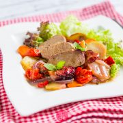 Polędwiczki pieczone ze śliwkami