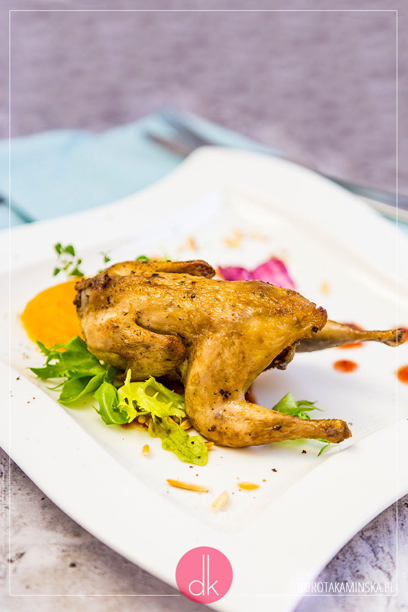 Przepiórki z sosem z róży