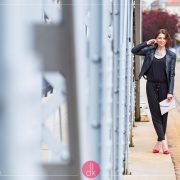 Czarny kombinezon i ramoneska - stylizacja