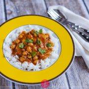 Ciecierzyca z sosem pomidorowym