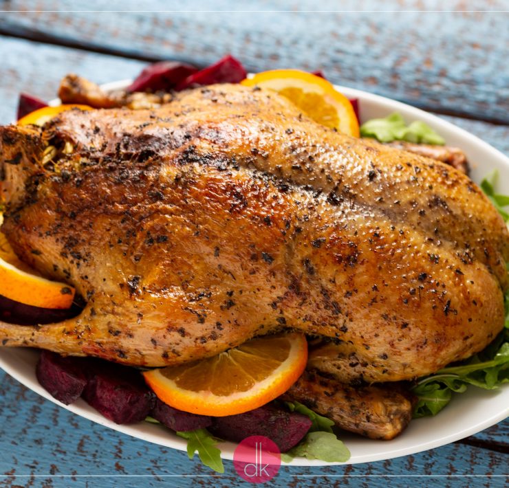 Pieczona kaczka z burakami i jabłkami