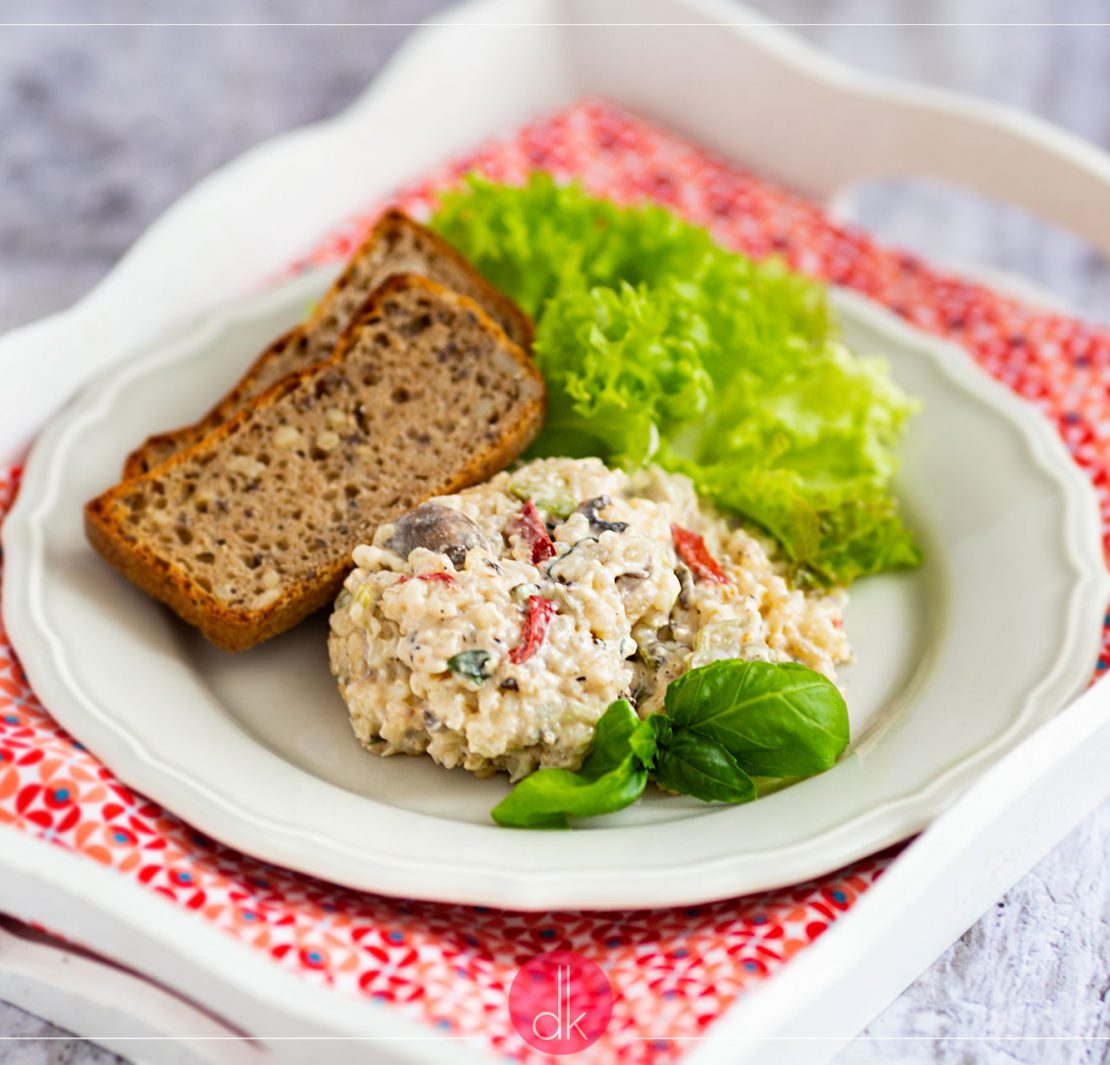 Sałatka z ryżem i pieczarkami