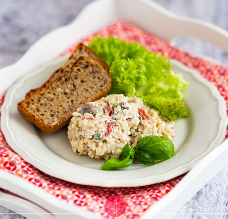 Sałatka z ryżem i pieczarkami