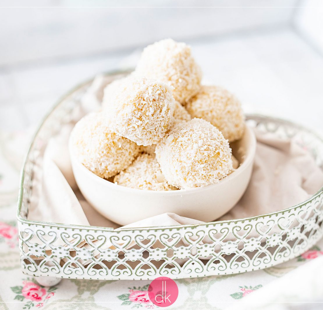 Kokosowe kule mocy wegańskie Raffaello