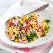 Sałatka z ryżu z fasolą