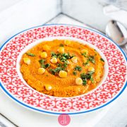 Pasta z ciecierzycy i suszonych pomidorów