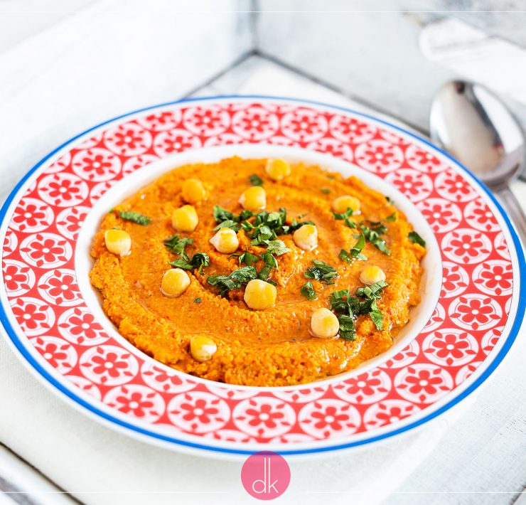 Pasta z ciecierzycy i suszonych pomidorów