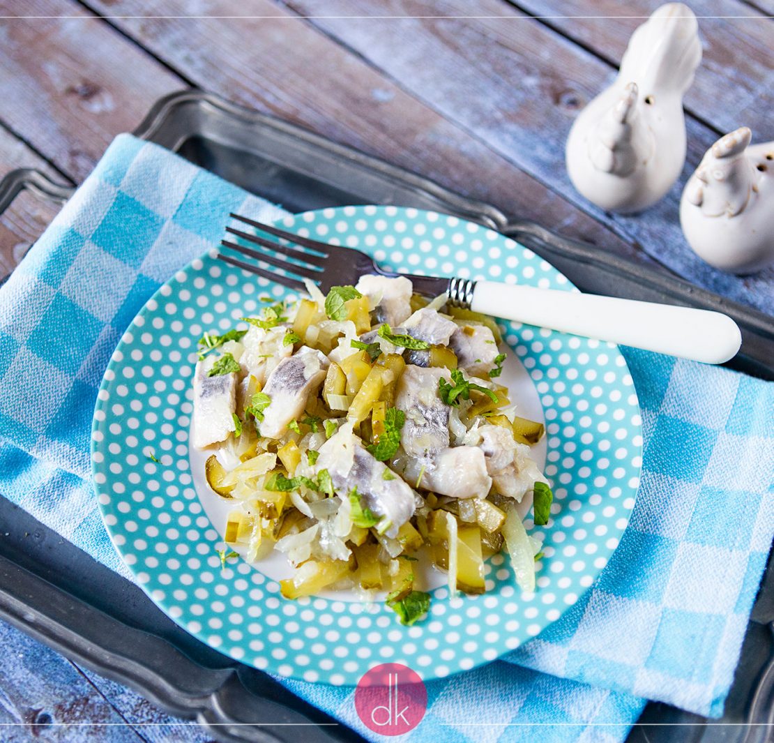 Śledzie z ogórkiem