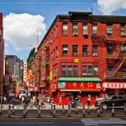 Skrzyżowanie Pell Street i Bayard Street