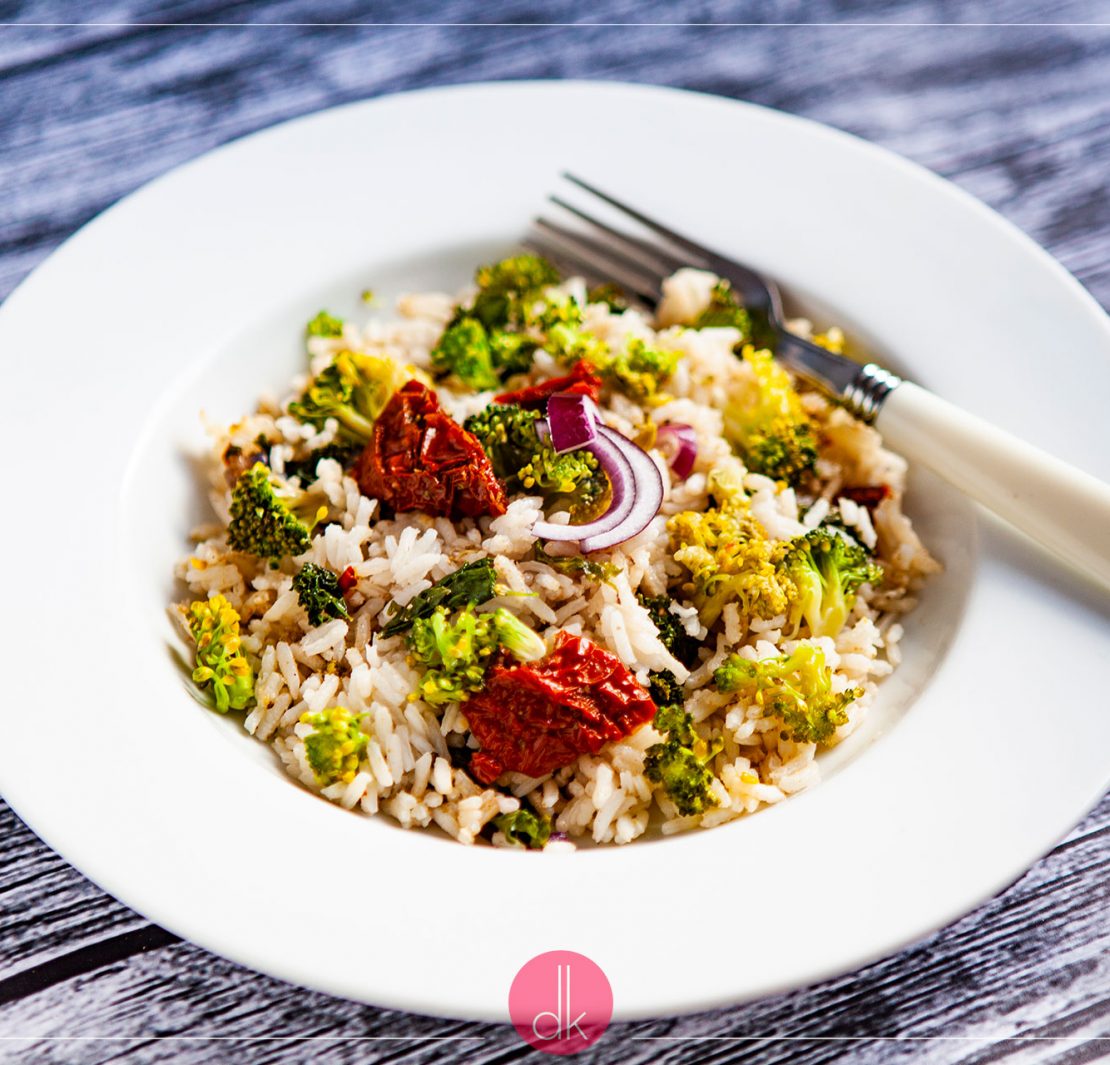 Sałatka z ryżu z brokułem