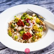 Sałatka z ryżu z brokułem