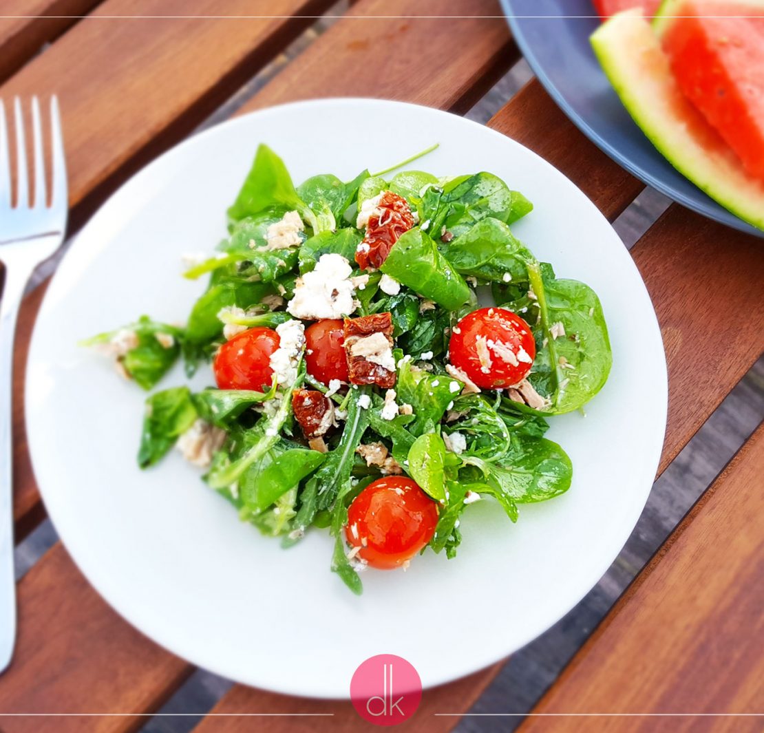 Sałatka z tuńczykiem i pomidorami