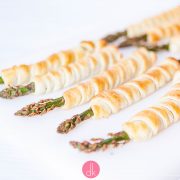 Szparagi w cieście francuskim